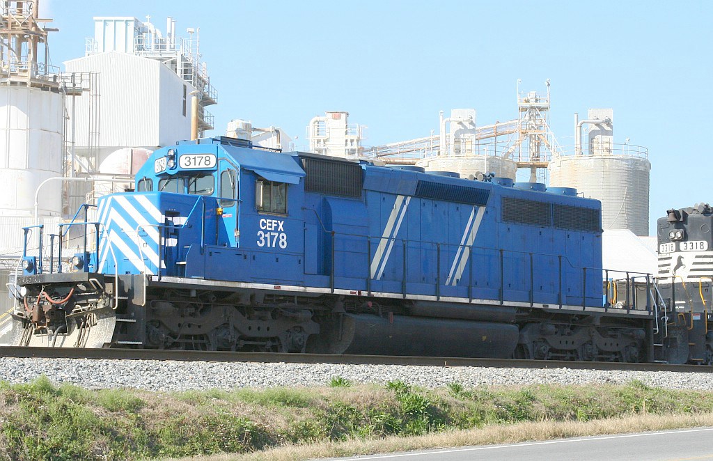 CEFX 3178 rare leasor these days working the yard